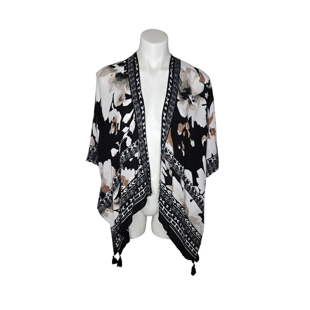 VINCE CAMUTO Short Sleeve Flowy Shawl Black Floral Size OS